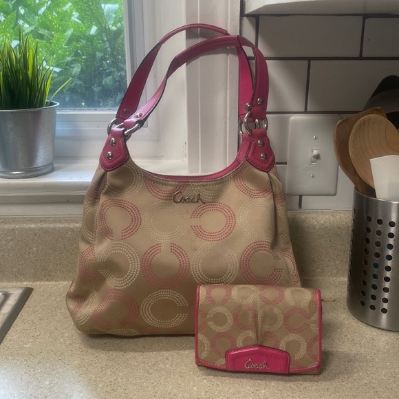 Sold Donna Ann - Picture 1 of 11